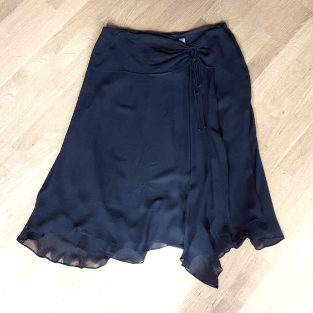 *SOLD* Dana Buchman Black Silk Skirt Size 14